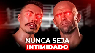 POSTURA DE BOXEADOR QUE INTIMIDA QUALQUER PESSOA