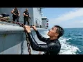 Download Lagu 【2025超燃動作大片】海軍兵王突襲恐怖份子解救人質！訊號發出瞬間，海陸空特戰部隊閃電突襲一舉殲滅！#movie #反转 #逆袭