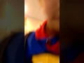 Download Lagu julian gaat een cadeautje openmaken
