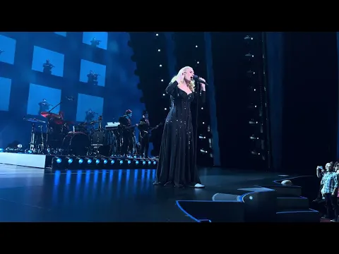 Download MP3 Adele - Skyfall (Live in Vegas 11.04.23)