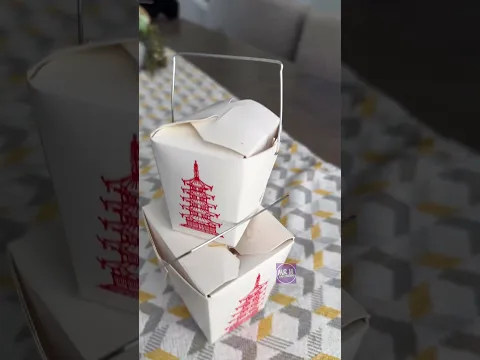 Brit Finally Gets Chinese Takeout Like in the Movies 🇺🇸🥡