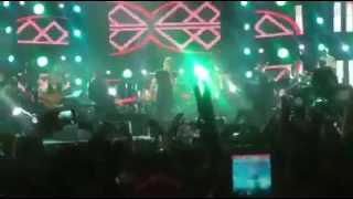 عمرو دياب قالي الوداع  لايف  دندنها