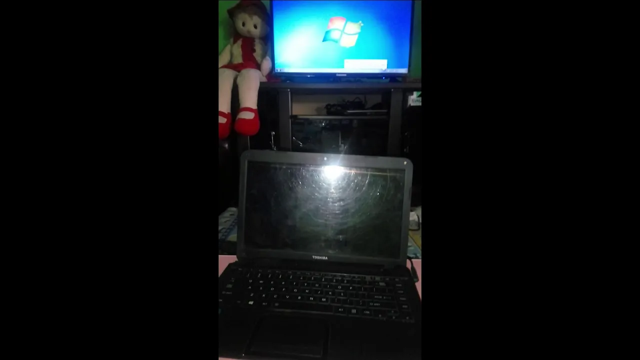 Nyoba Beli Laptop 700 Ribuan di Shopee | Dapetnya kok gini 😂😂😂. 