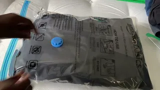 Amazon Basics Vacuum Compression Zipper Storage Bags with Hand Pump