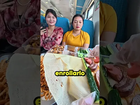 Esta mujer preparó un enorme wrap dentro del tren 🌯
