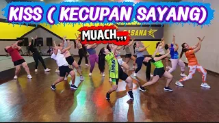 kiss kecupan sayang lilis karlina senam kreasi viral tiktok by chika hariyono