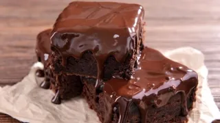 أسهل طريقه لعمل كيك شوكولاته بصوص الشكولاته الاقتصادي 