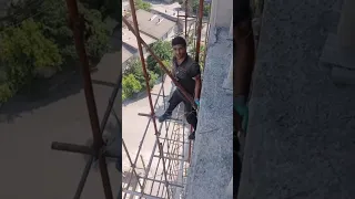 هر روز بالاتر از خطر                 دندنها