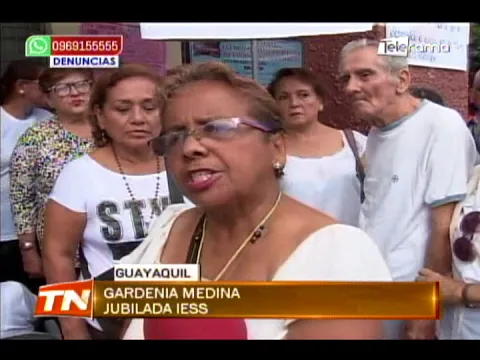 Jubilados del IESS exigen los pagos a instructores que les enseñan destrezas