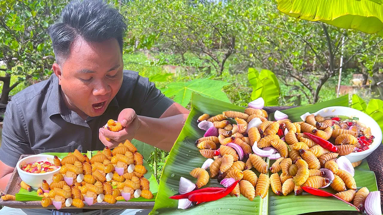 COCONUT WORMS CHALLENGE EATING ALIVE