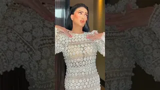 شاهد ورود اللؤلؤ تغطي فستان غادة عبد الرازق في حمام السباحة كواليس أحدث جلسة تصوير 