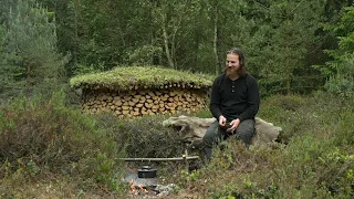 Making round firewood stack - holz hausen