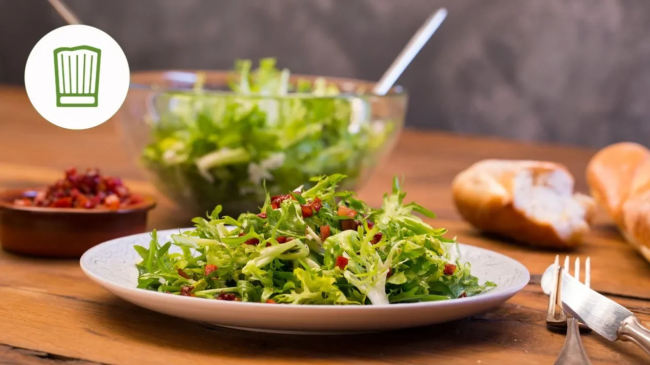 Deftiger Kartoffelsalat mit Speck selber machen. Omas Rezept. 