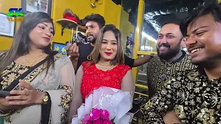 রিয়া মনি ফেসিয়াল করতে সঙ্গে আনলেন নতুন জামাই 