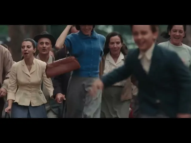 Finalmente l'alba di Saverio Costanzo | Trailer