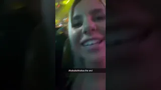 يقبل اخته من فمها  يقبل اخته من فمها