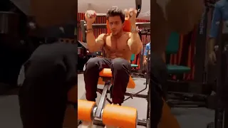 تمرين بطن سكس باك Shorts تحفيز كمال الاجسام 