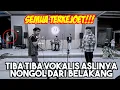 Download Lagu Terkaget kaget Kedatangan Vocalis Aslinya Hello - Dua Cincin - Menoewa Kopi malioboro Jogja