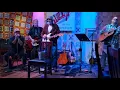 Vegabond Swan Performing "Don't leave me here" by Taj Mahal & Keb' Mo at Willaby's