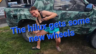 The hilux gets some new wheels thanks to Alan the MU.