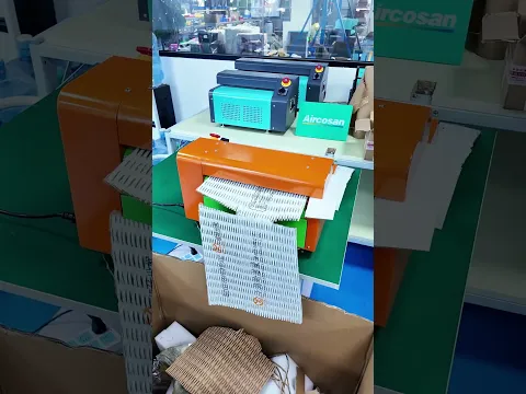 Jede Abfallbox hat ein zweites Leben. Unser Kartonzerkleinerer schaltet es frei. Auseinanderziehen