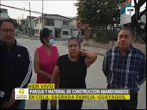 Parque y material de construcción abandonados en cdla. Sagrada Familia - Guayaquil