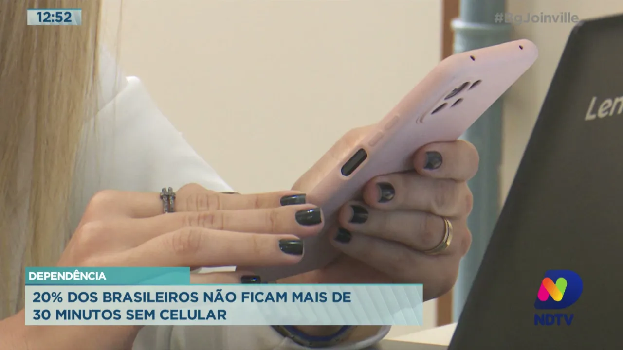 Dependência: 20% dos brasileiros não ficam mais de 30 minutos sem celular