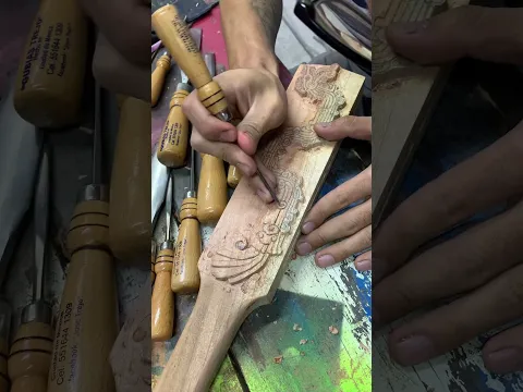 Macuahuitl, la espada azteca. Tallada a mano con hojas de acero forjado 🔥🫡