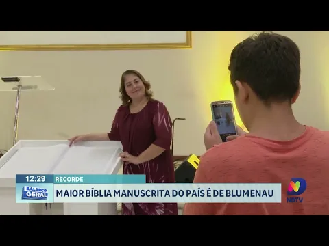 Maior bíblia manuscrita do país é de Blumenau
