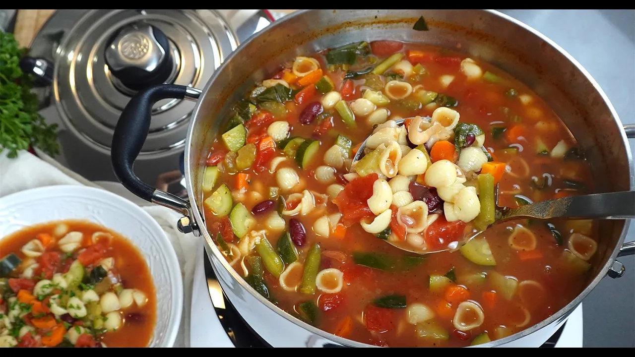 Sopa Minestrone - Sopa de Vegetales y Pasta - Deliciosa!