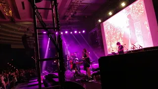 Download EG Orchestra Tribute To Chrisye Live Bandung - Kala Cinta Menggoda MP3