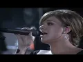 Jason Aldean & Kelly Clarkson "Don't You Wanna Stay" (2010 CMA Awards)