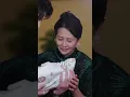 豪門月嫂無人敢當，只有18歲女孩主動接過小少爺，3個豪門總裁全都瞧不起她，誰料1個月後都求她別走！