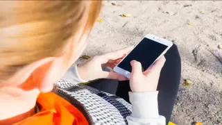مكالمة هاتفية جزائرية تموت بالضحك ههههه     بين شاب وامرأة   دندنها