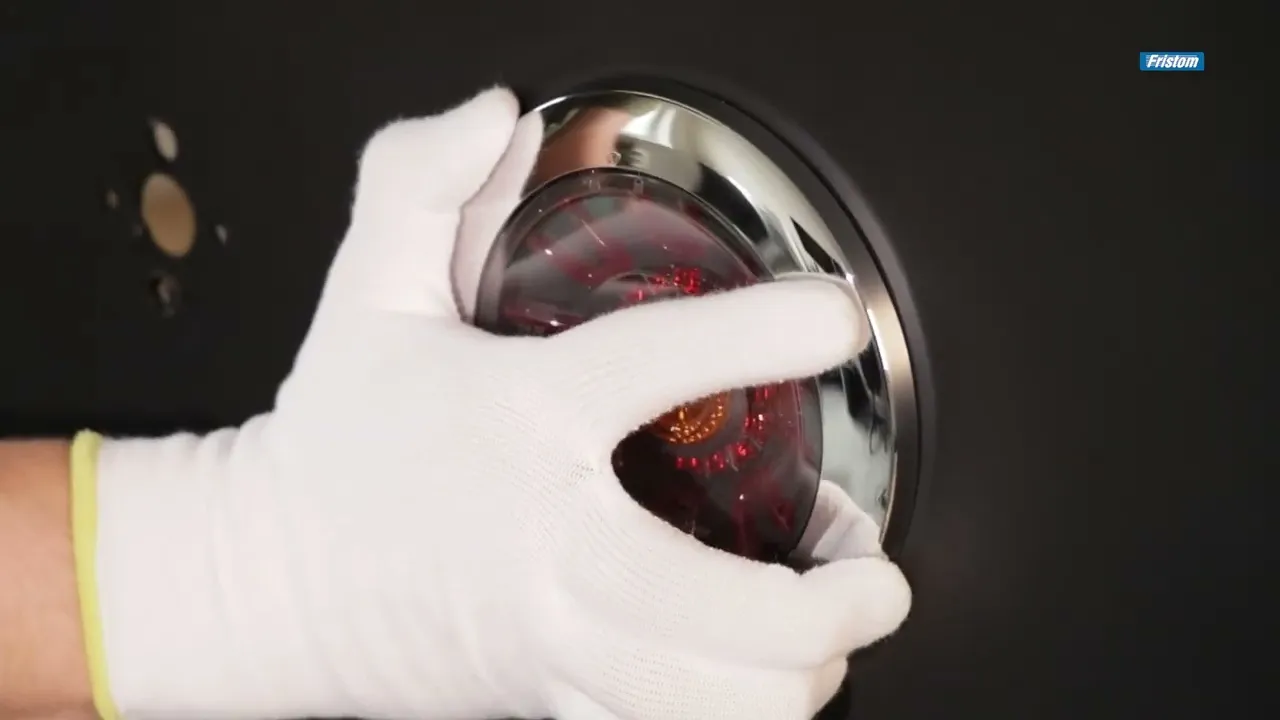 Video: LED darklook mist-achteruitrijlicht, chrome 12-24v 5-PIN inbouw
