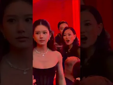 Rosy so confused and funny her reaction π²π
#zhaolusi #rosyzhao #θ΅΅ι²ζ #bazaar