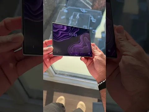 Crease visibility: iPhone Duo vs Samsung Z Fold8 👀 ☀️ #apple #iphoneduo #zfold8 #foldable