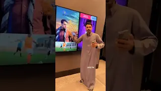 شباب البومب نشيك على الفيلم معه الشباب 