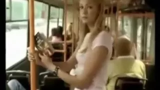 عمرو دياب  لايستاهل دندنها