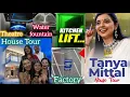 Lagu Tanya Mittal ने दिखाया Water mountain spa Bedroom Factory, kitchen LIFT,Theater/ Tanya Mittal House