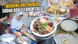 DATANGIN WARUNG INDOMIE BUBUR TERNYATA DITARUH DI ATAS BUBURNYA!