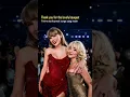 Download Lagu Taylor Swift feat. Sabrina Carpenter - The Life of a Showgirl | Lirik Terjemahan