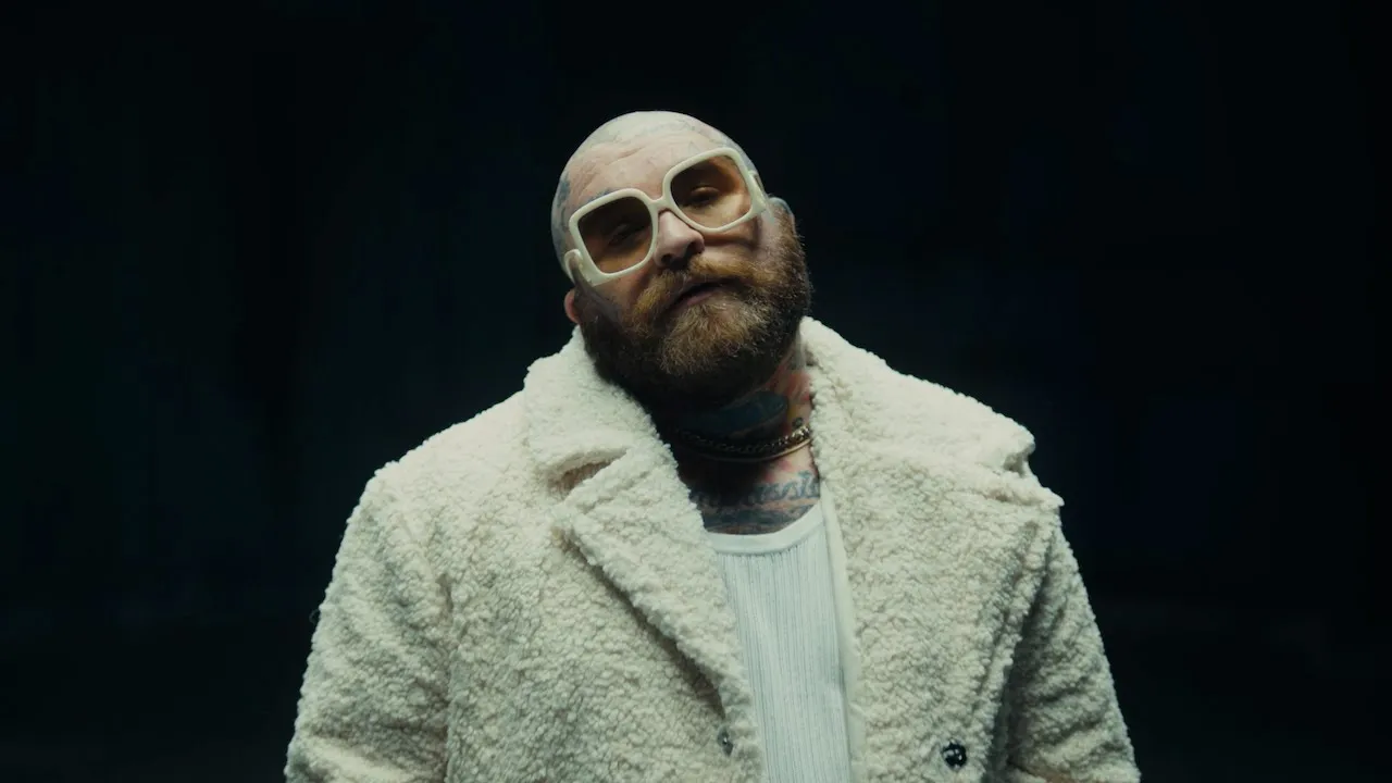 Teddy Swims - The Door (Official Music Video) Teddy Swims - The Door (Official Music Video)