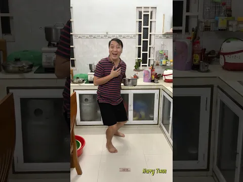 Tiền rớt dưới chân Ba kìa #shorts #funny #harrytuan
