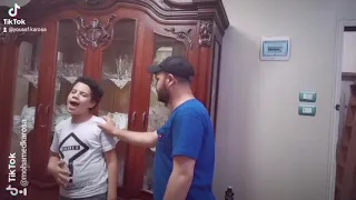 الثلاجه فيها ميه اللي انا جعان قوي قوي    دندنها