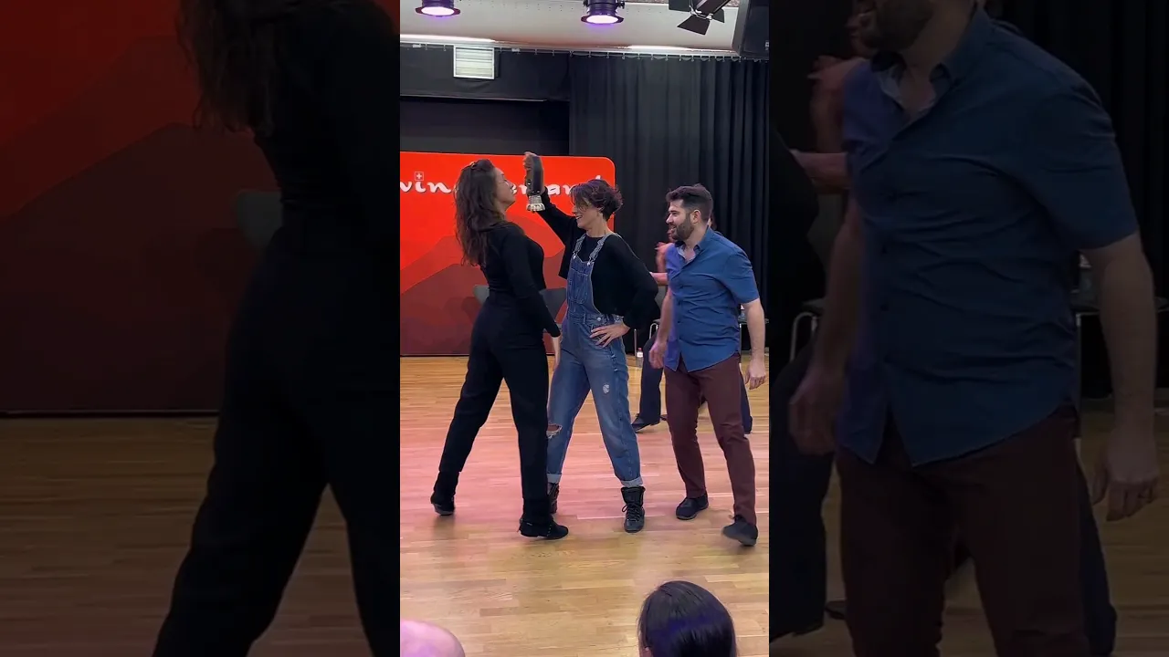🔔 When the festival's trophy happens to be the perfect prop for your Improv 😂