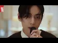 [LIVE] 라이브로 듣는 뷔의 감미로운 고백, 'FRI(END)S'  by W Korea
