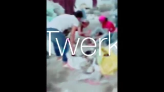 لما تكون شغال وتسمع مزمار عبد السلام دندنها