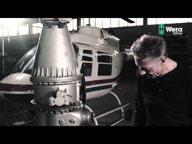 Тресчотка метална ¼", ръкохватка 141мм, 8004 A Zyklop Metal Wera - W004004 в работна среда с хеликоптер.