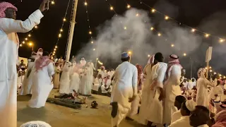 رايح بيشه ثقيل قاف امسح دموعين علا خد ن بتسمعني رايح بيشه  رايح بيشه ثقيل قاف امسح دموعين علا خد ن بتسمعني رايح بيشه